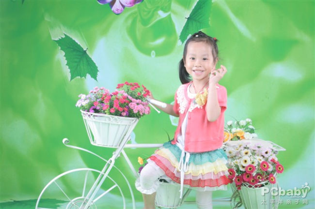 女兒的照片書(shū)已經(jīng)好幾本了，暫時(shí)不做這類產(chǎn)品，不過(guò)臺(tái)歷和賀卡是要嘗試的